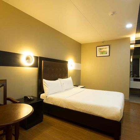 The Lucky 9 Budget Hotel Tagum Kültér fotó