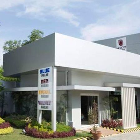 The Lucky 9 Budget Hotel Tagum Kültér fotó