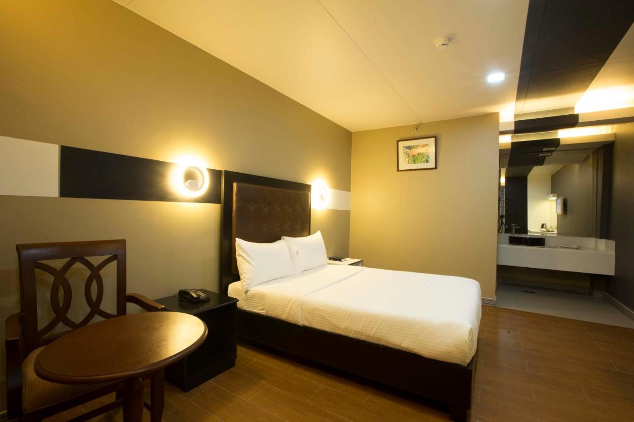 The Lucky 9 Budget Hotel Tagum Kültér fotó