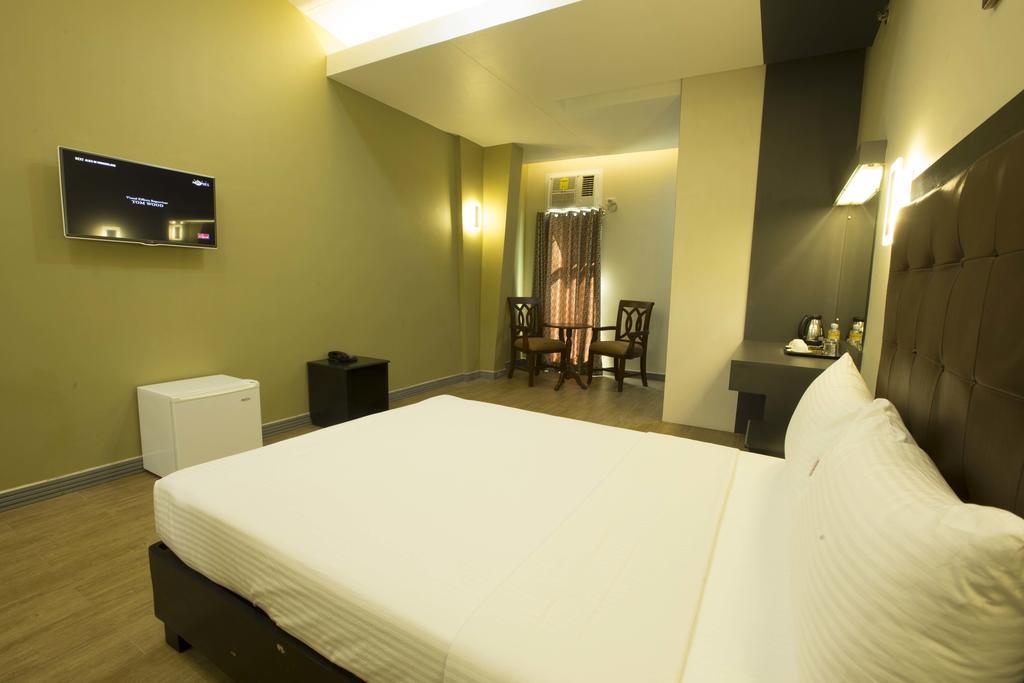 The Lucky 9 Budget Hotel Tagum Kültér fotó