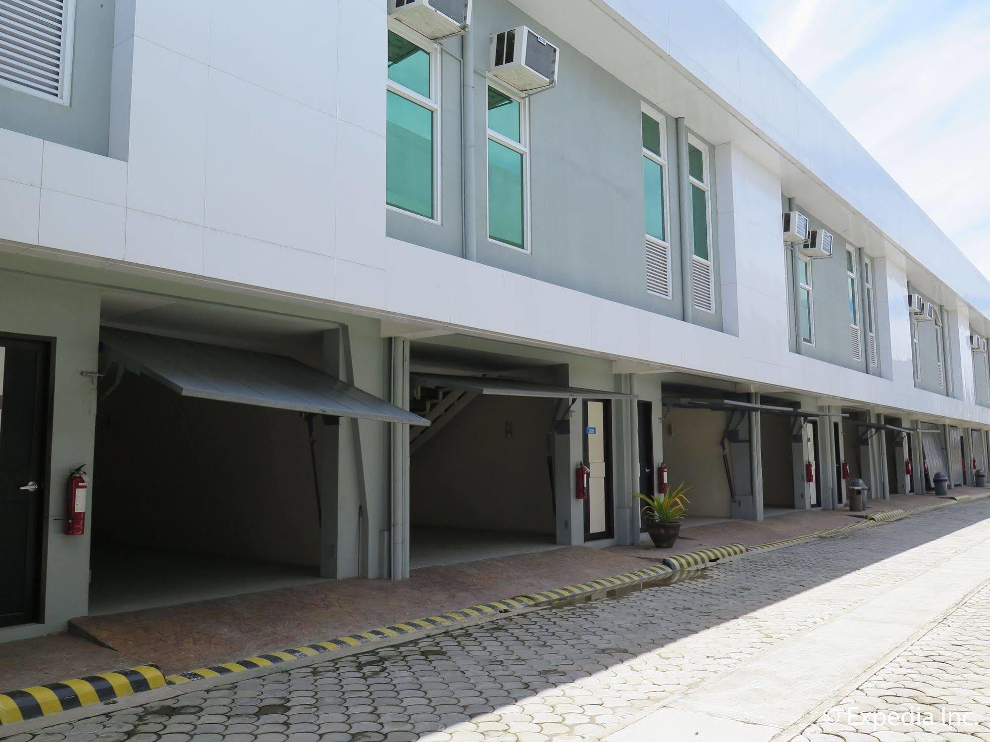 The Lucky 9 Budget Hotel Tagum Kültér fotó