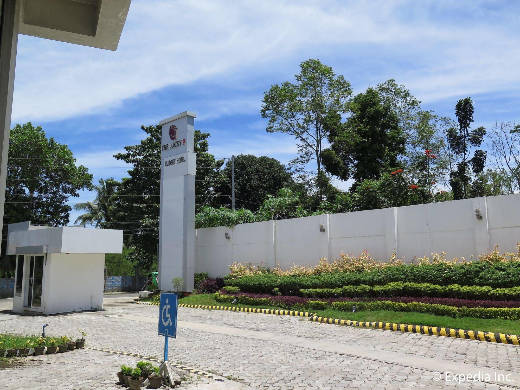 The Lucky 9 Budget Hotel Tagum Kültér fotó
