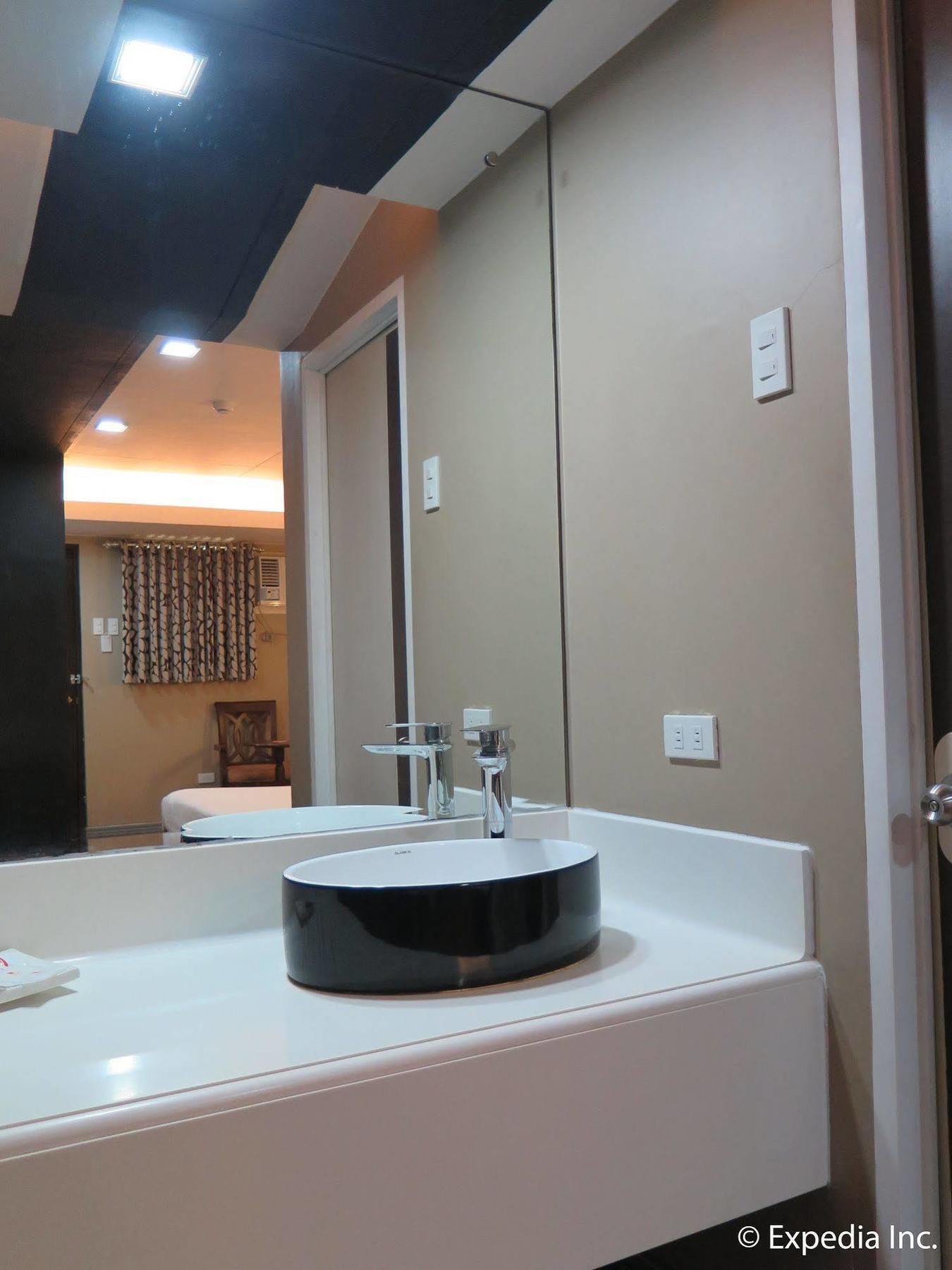 The Lucky 9 Budget Hotel Tagum Kültér fotó