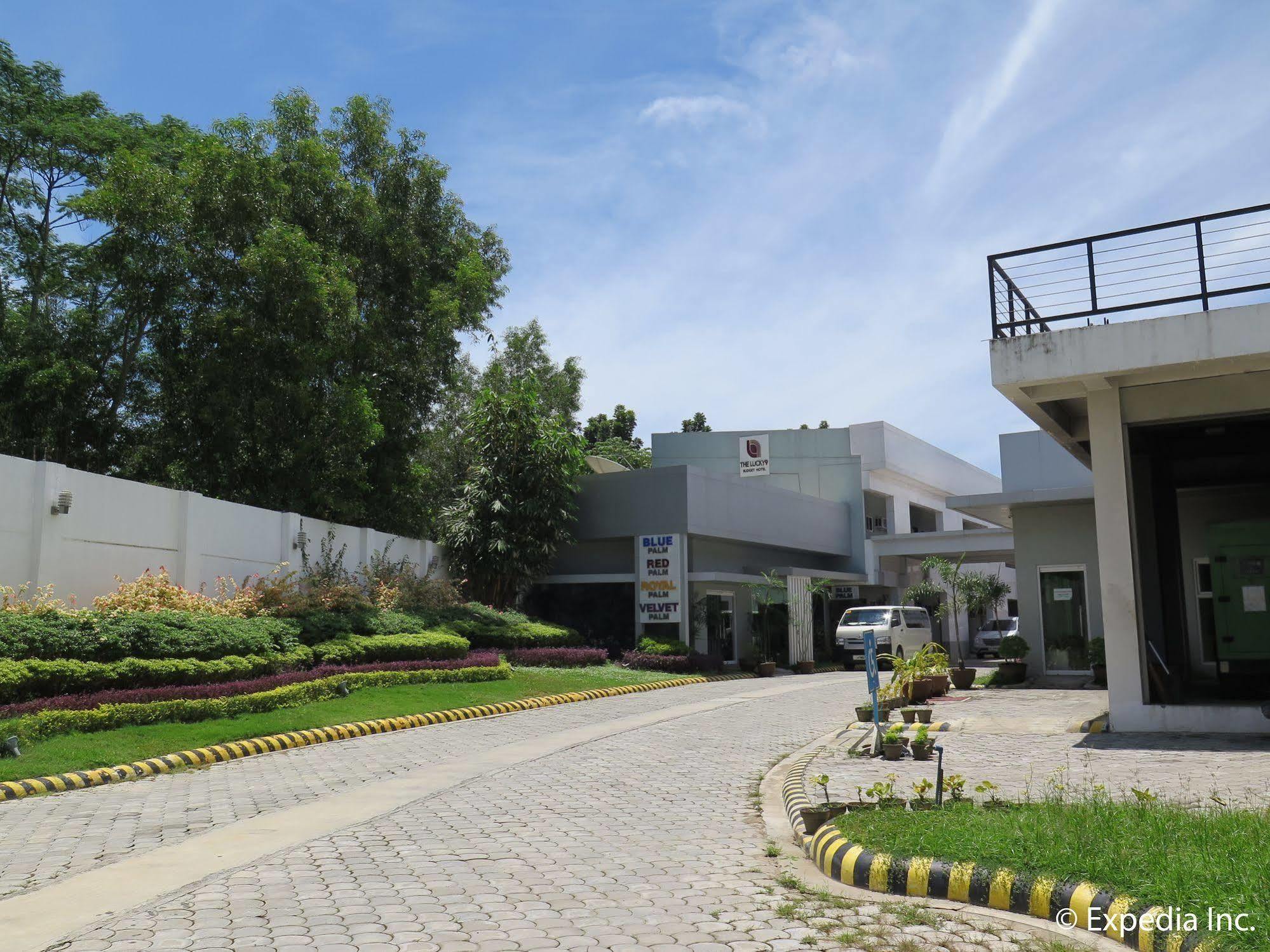 The Lucky 9 Budget Hotel Tagum Kültér fotó