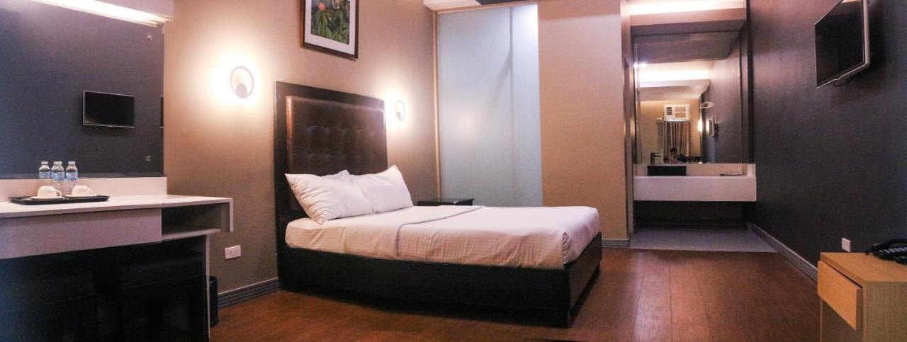 The Lucky 9 Budget Hotel Tagum Kültér fotó
